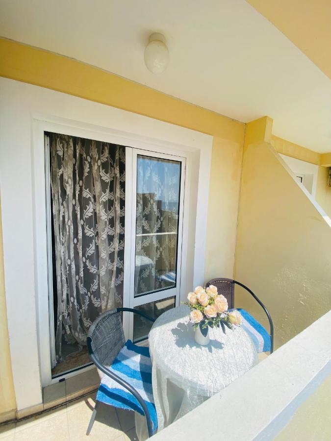 Miomir Perazic Apartments Petrovac Bagian luar foto