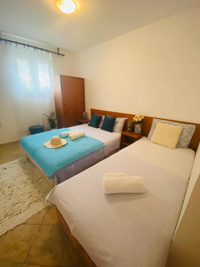 Miomir Perazic Apartments Petrovac Bagian luar foto