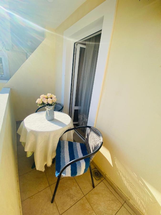 Miomir Perazic Apartments Petrovac Bagian luar foto