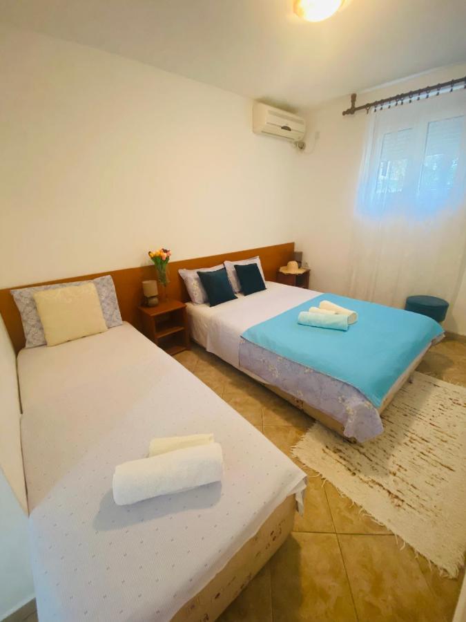 Miomir Perazic Apartments Petrovac Bagian luar foto