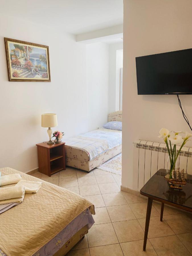 Miomir Perazic Apartments Petrovac Bagian luar foto