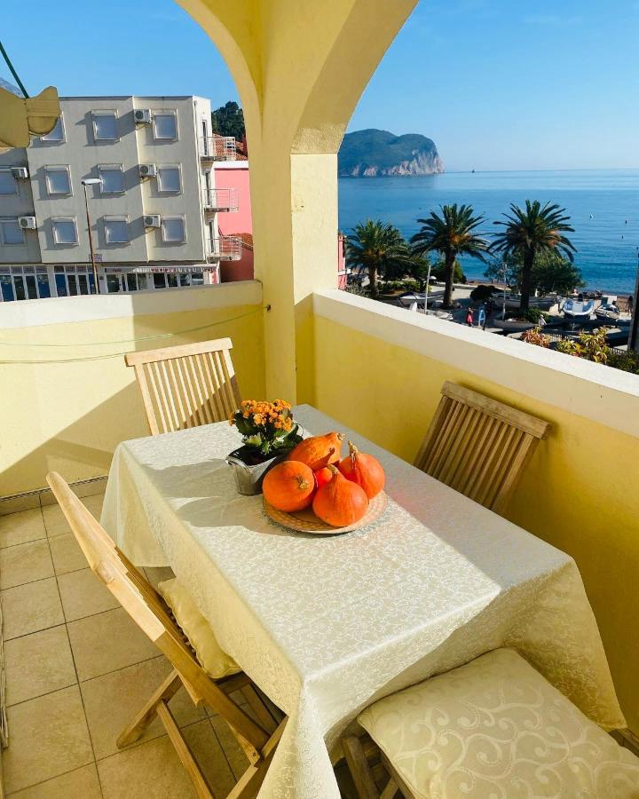 Miomir Perazic Apartments Petrovac Bagian luar foto