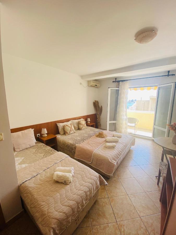 Miomir Perazic Apartments Petrovac Bagian luar foto