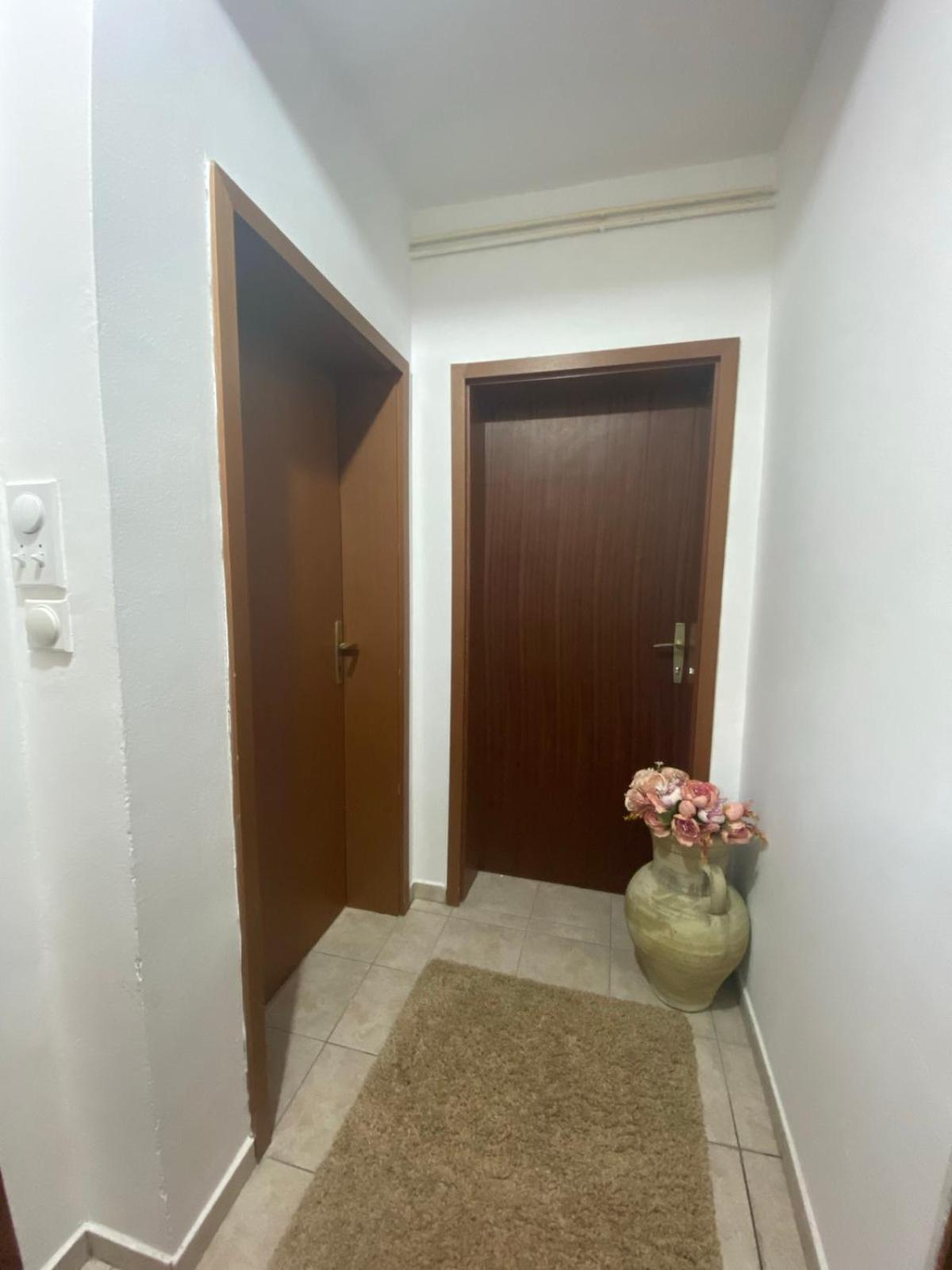 Miomir Perazic Apartments Petrovac Bagian luar foto