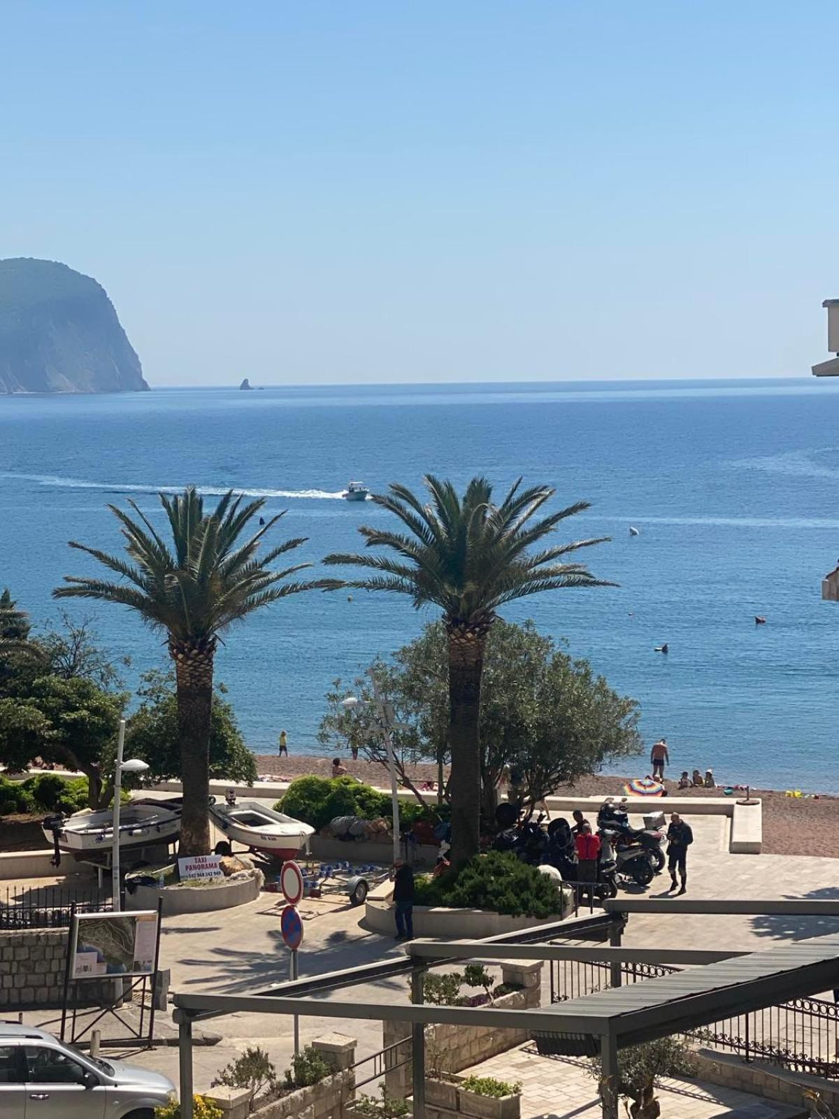 Miomir Perazic Apartments Petrovac Bagian luar foto