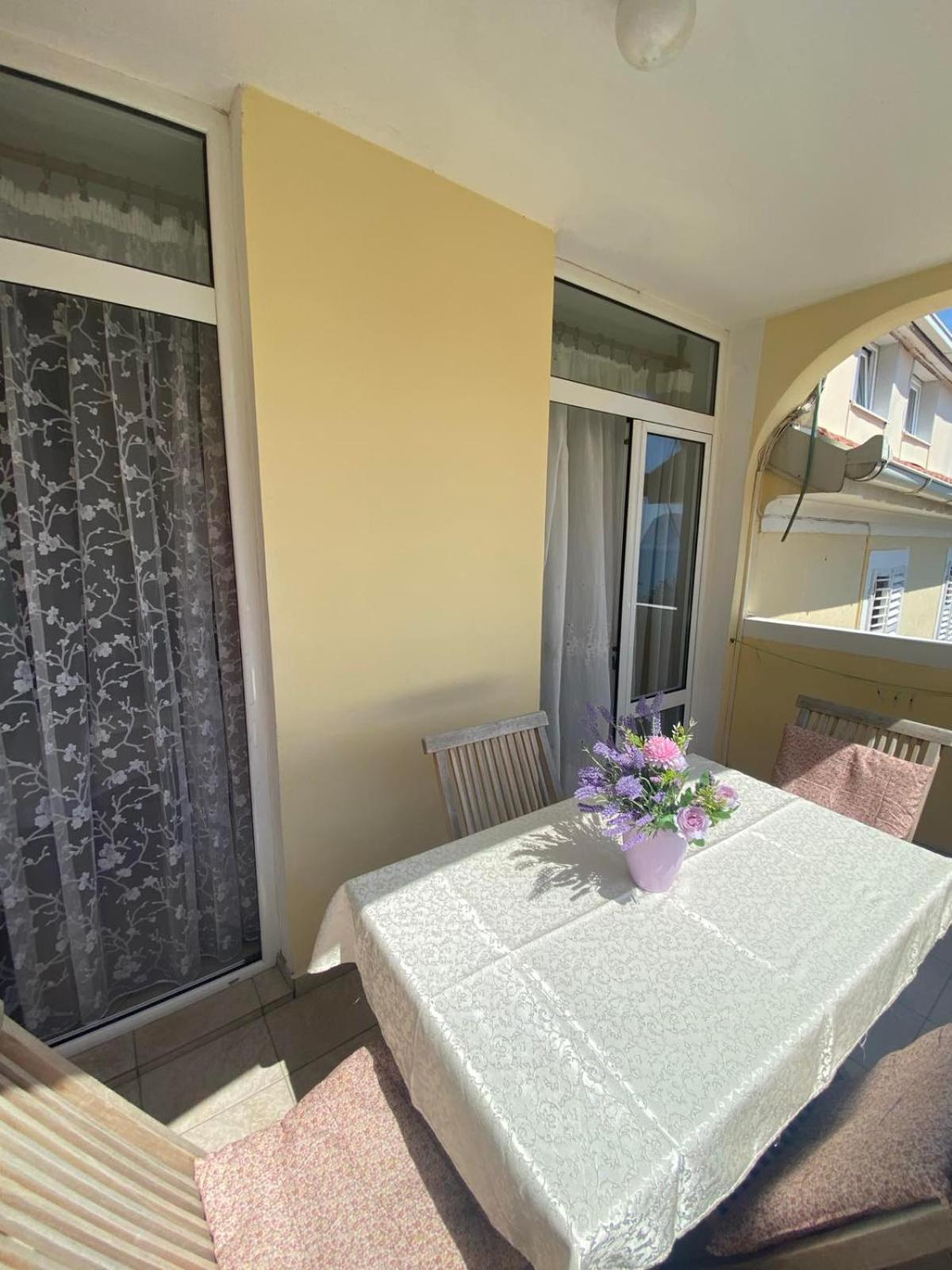 Miomir Perazic Apartments Petrovac Bagian luar foto