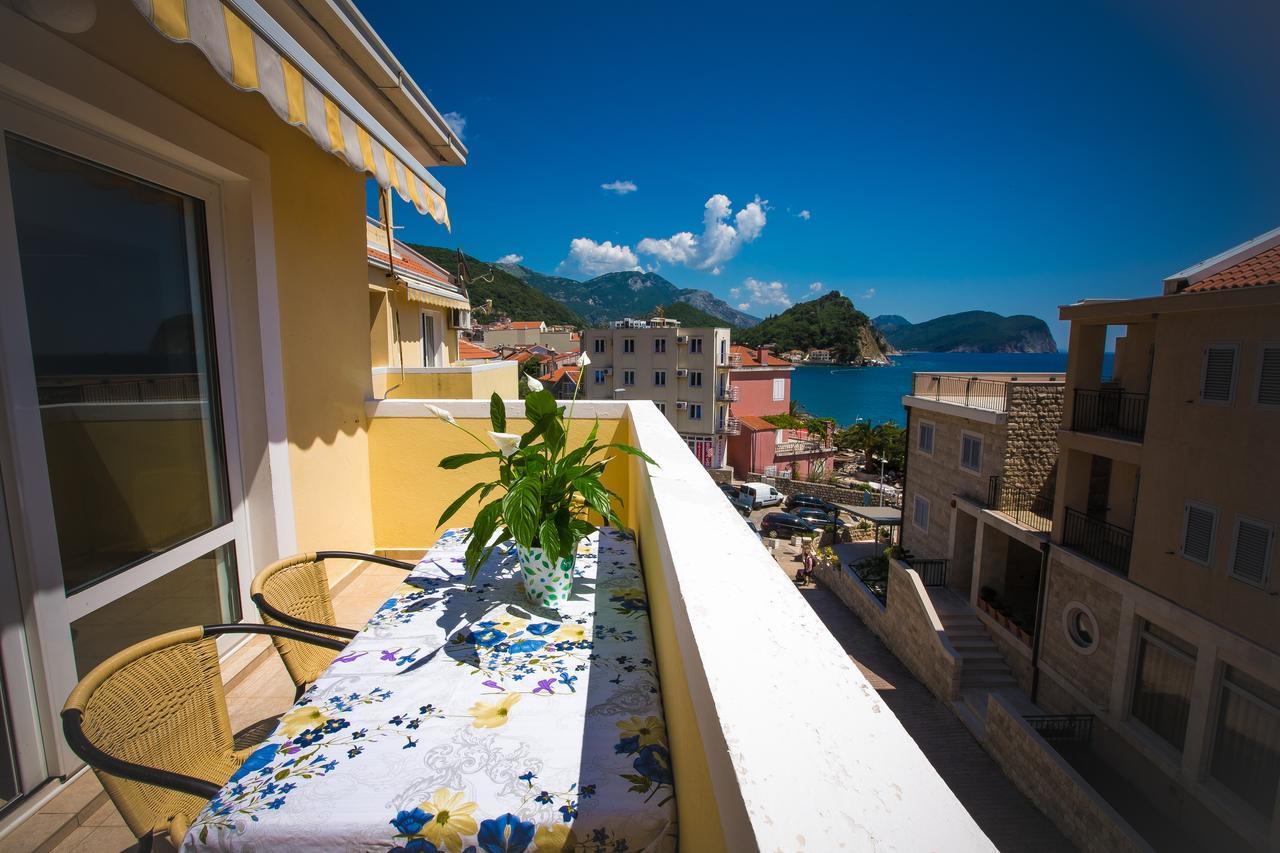 Miomir Perazic Apartments Petrovac Bagian luar foto