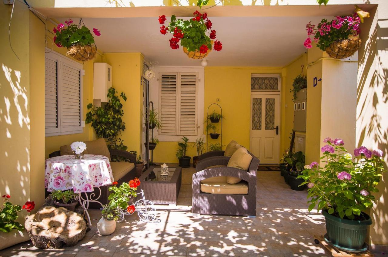 Miomir Perazic Apartments Petrovac Bagian luar foto