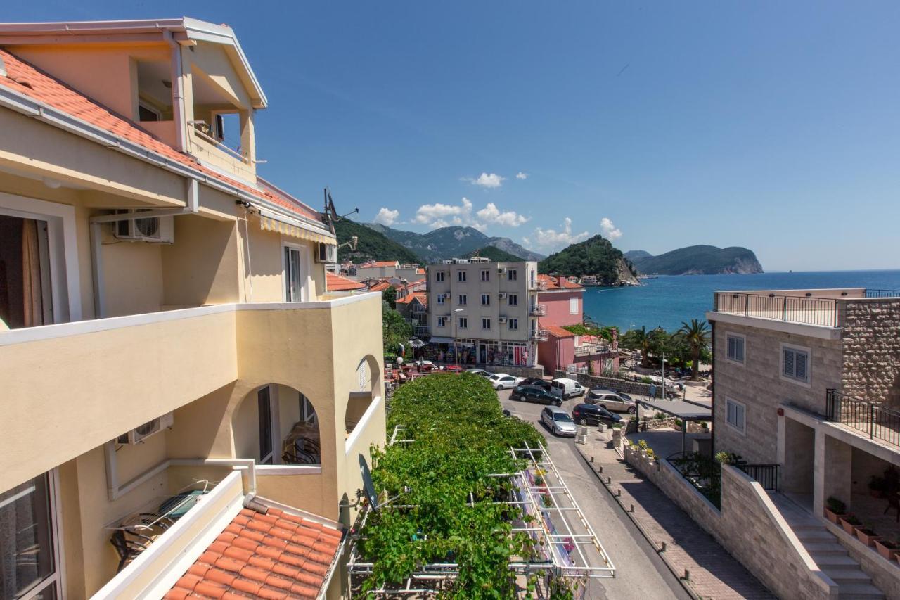 Miomir Perazic Apartments Petrovac Bagian luar foto